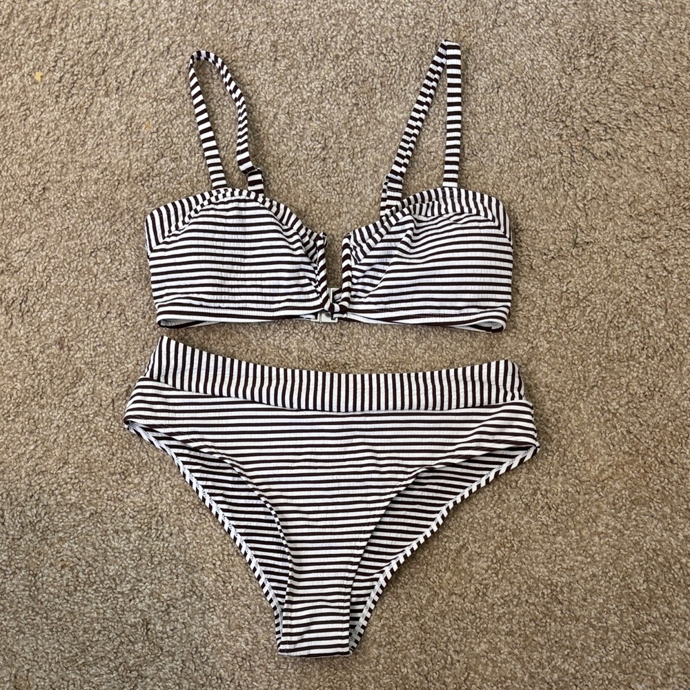Chic Striped Bikini Set